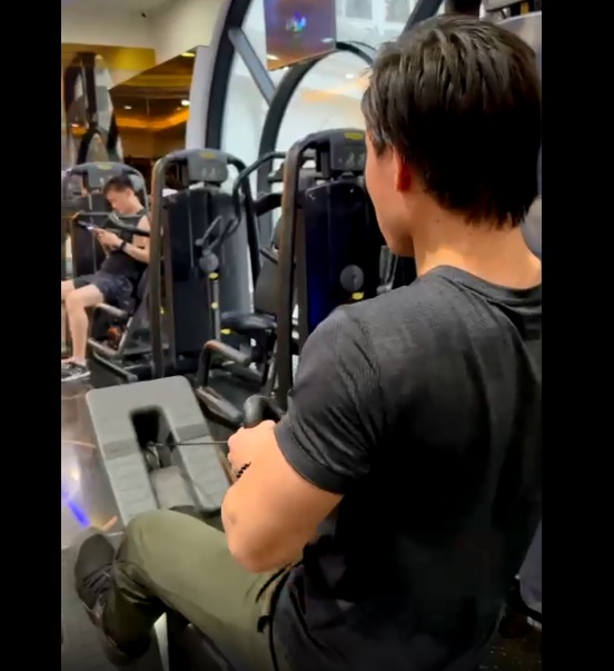 Ngồi kéo cáp